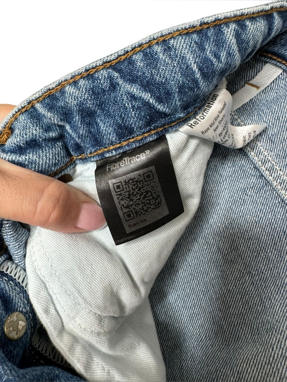 Reformation | Raye Shorts 26 - Picture 5 of 7